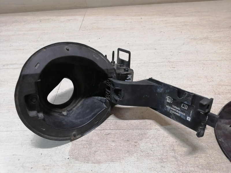 Cruze лючок бензобака черный