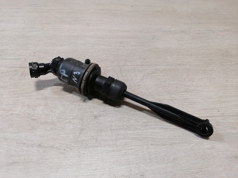 Duster №3 цилиндр сцепления главный