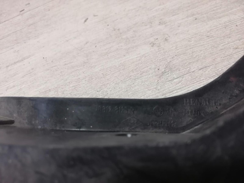 Duster №4 брызговик задний правый