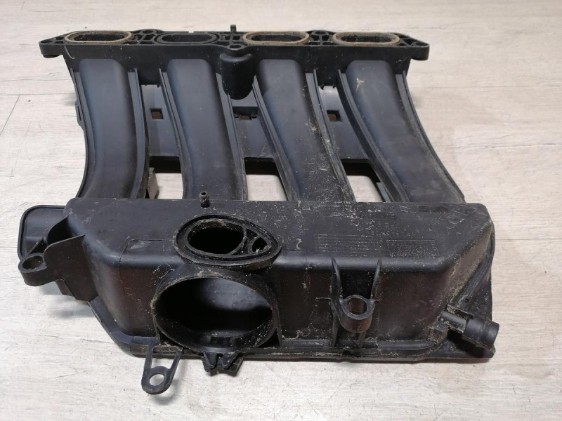 Duster №4 коллектор впускной 1,6