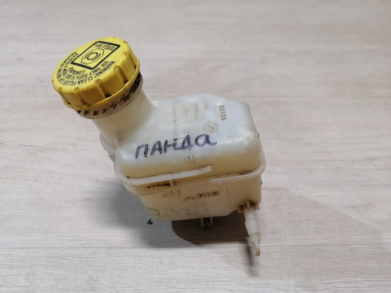 Fiat Panda бачок тормозного цилиндра