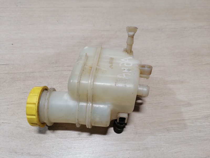 Fiat Panda бачок тормозного цилиндра