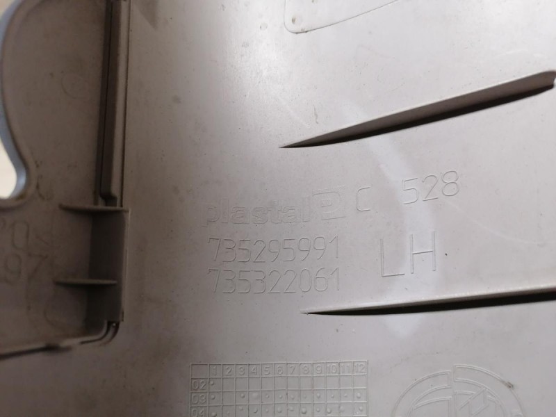 Fiat Panda обшивка задней стойки верхняя левая под форточку полку деф