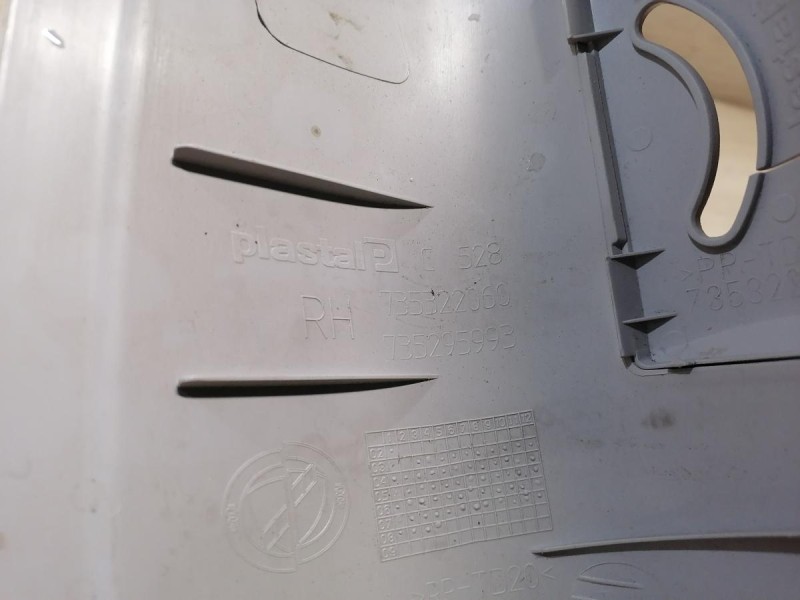 Fiat Panda обшивка задней стойки верхняя правая под форточку полку деф