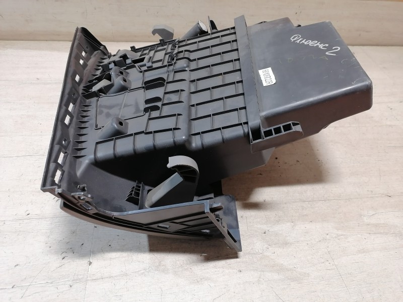 Fluence №2 бардачок