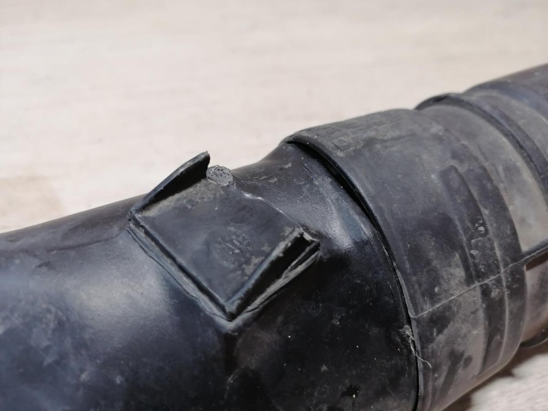 Fluence №2 патрубок воздушный воздухозаборник 70387054 деф