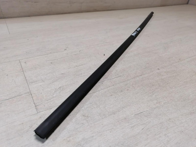 Fluence №3 бархотка передняя левая наружная