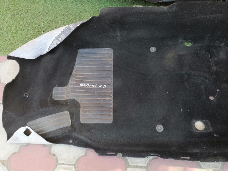 Fluence №3 пол салона