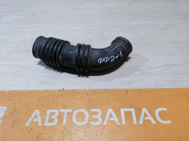 Focus 2 №3 патрубок воздушного фильтра 1,6