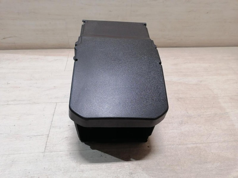 Focus 2 корпус аккумулятора АКБ в сборе