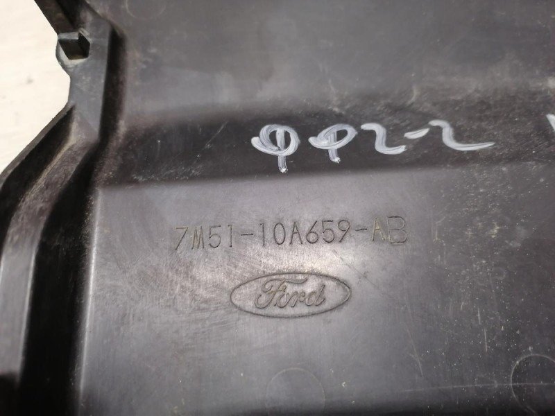 Focus 2 корпус аккумулятора АКБ в сборе