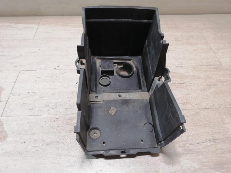 Focus 2 корпус аккумулятора АКБ в сборе