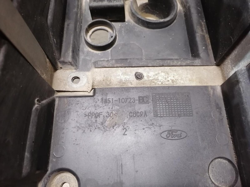 Focus 2 корпус аккумулятора АКБ в сборе