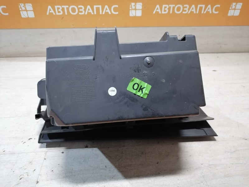 Focus 3 №2 бардачок