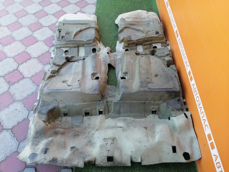 Focus 3 №3 пол салона