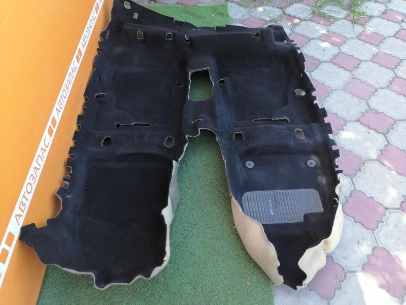 Focus 3 №4 пол салона