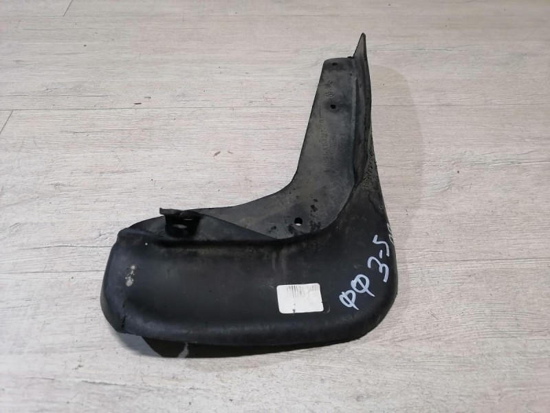 Focus 3 №5 брызговик передний правый деф