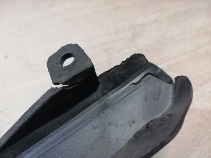 Focus 3 №5 брызговик передний правый деф