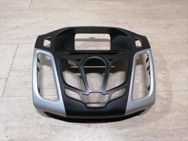 Focus 3 П рамка под магнитолу