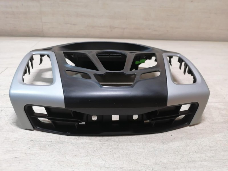 Focus 3 П рамка под магнитолу