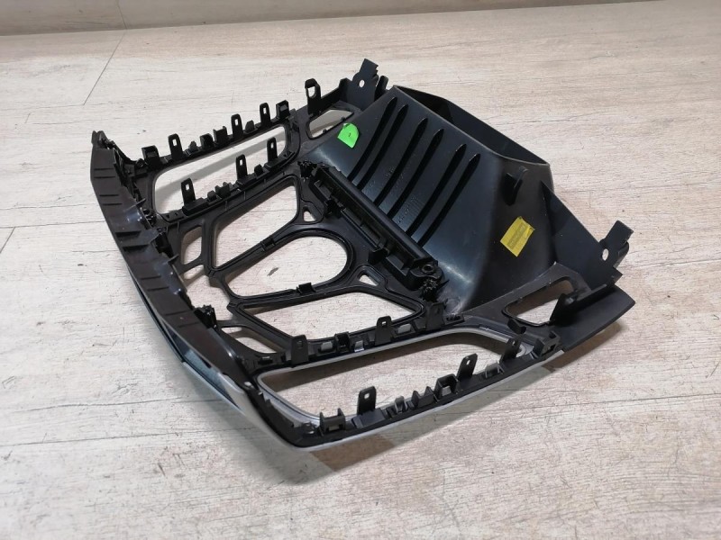 Focus 3 П рамка под магнитолу