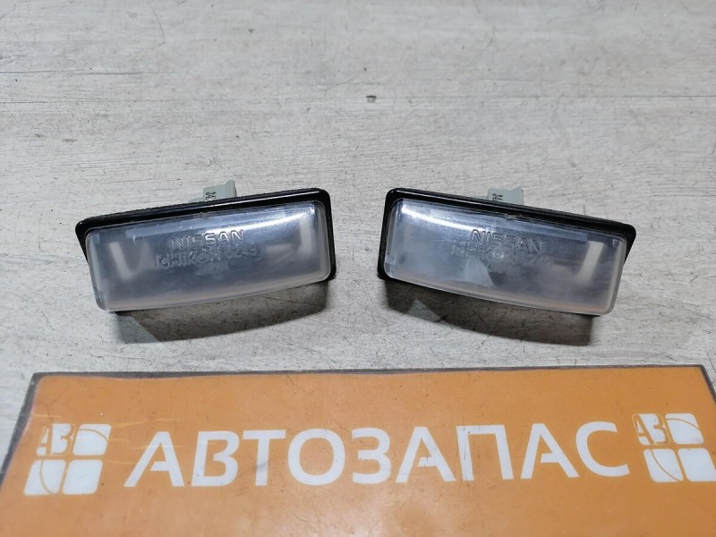 Almera G15 плафон подсветки номера