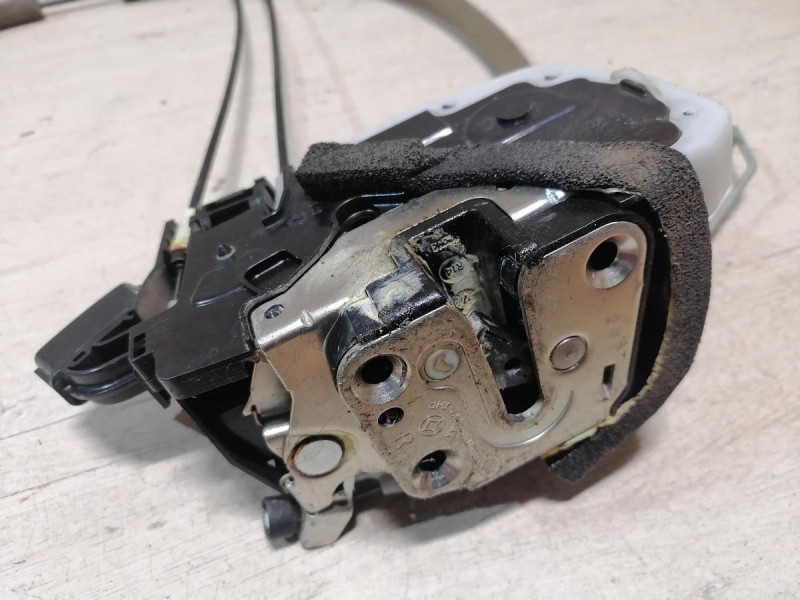 Almera G15 замок двери передний правый