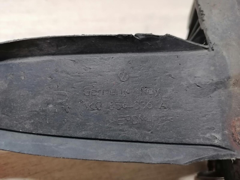 Golf брызговик заднего колеса передний правый