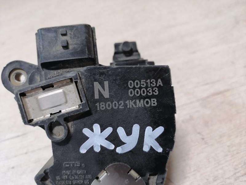 Juke педаль газа