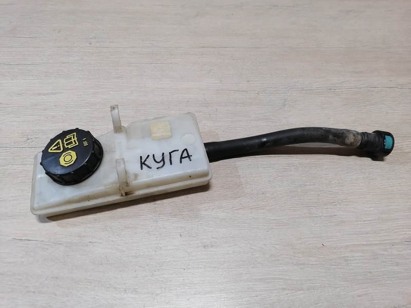 Kuga бачок сцепления