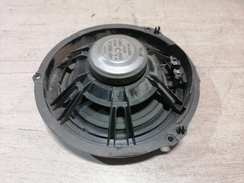 Kuga динамик задний левый