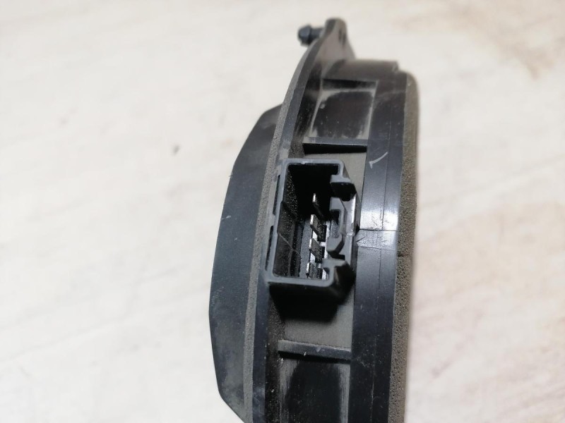 Kuga динамик передний