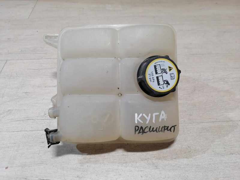 Kuga бачок расширительный