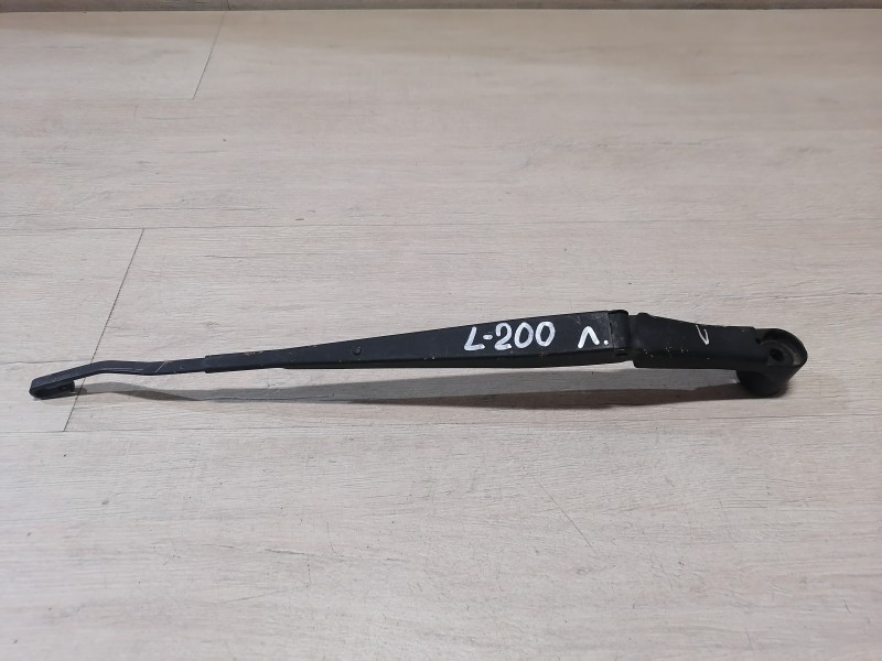 L 200 поводок дворника левый