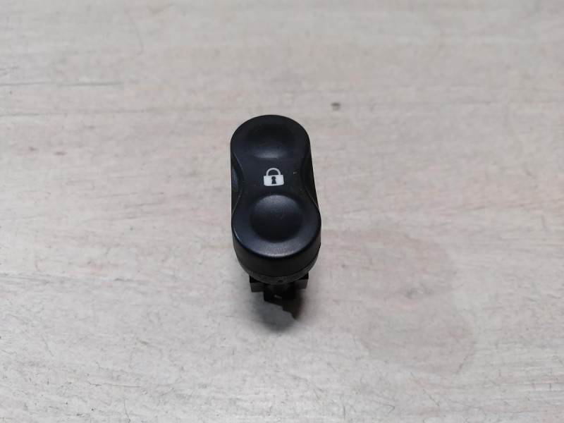 Almera G15 кнопка блокировки дверей