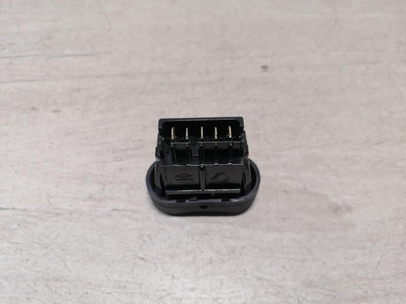 Almera G15 кнопка блокировки дверей