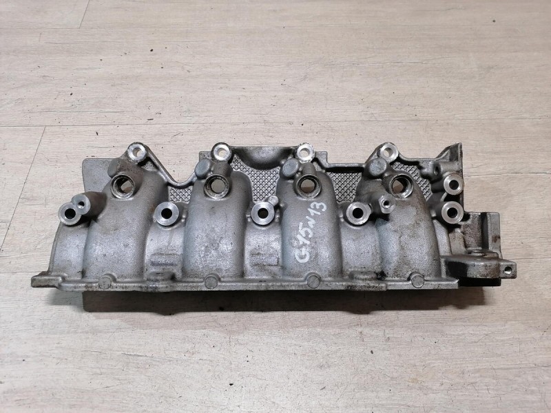Almera G15 коллектор впускной нижняя часть