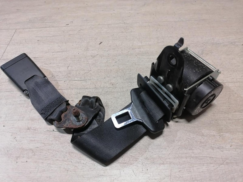 Almera G15 ремень безопасности задний средний