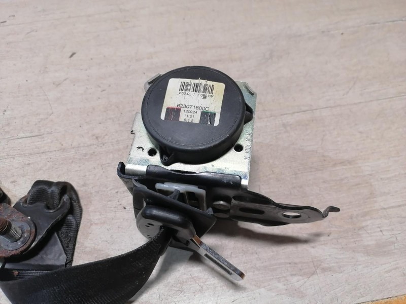 Almera G15 ремень безопасности задний средний