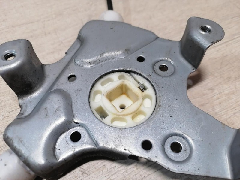 Almera G15 стеклоподъемник передний правый эл