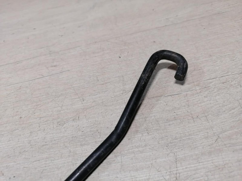 Almera G15 упор капота