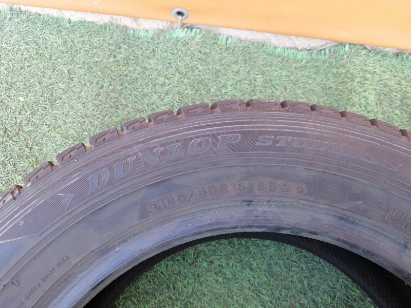 Almera G15 №2 шина 195/60 R15 данлоп липучка