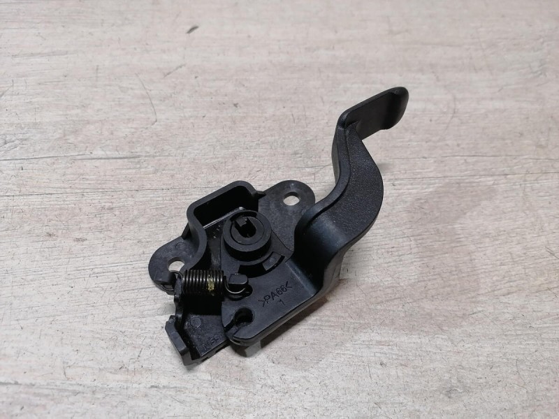 Almera G15 ручка открывания багажника