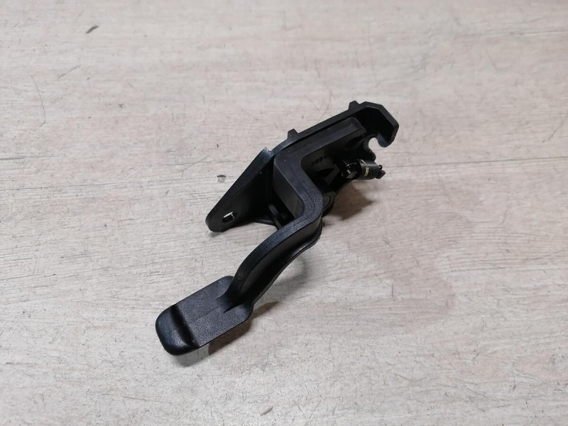 Almera G15 ручка открывания багажника
