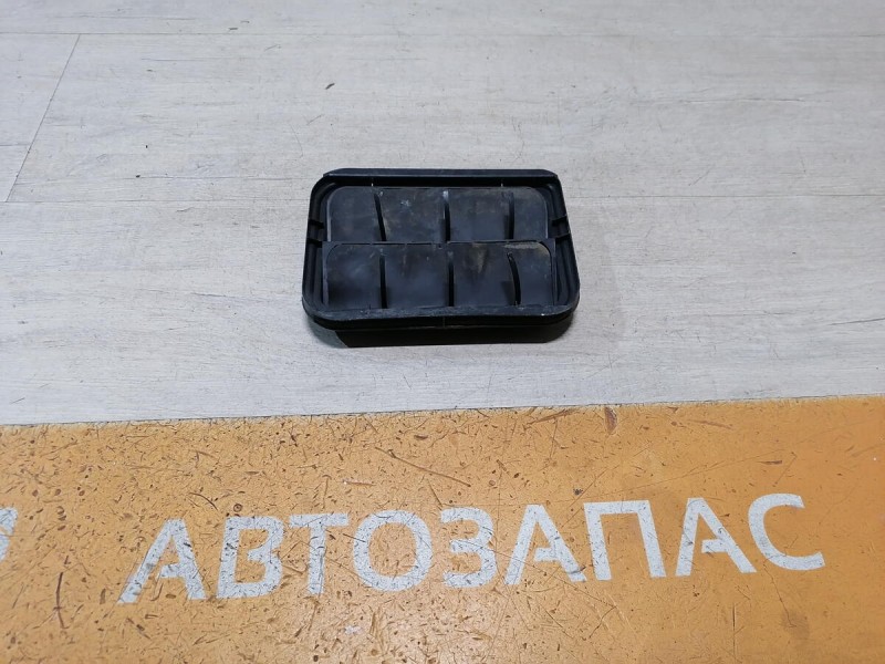 Almera G15 решетка вентиляции багажника