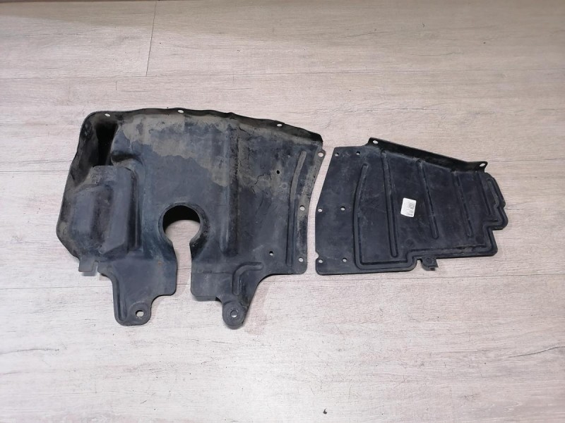 Lancer №2 пыльник двигателя правый к-кт mr479040