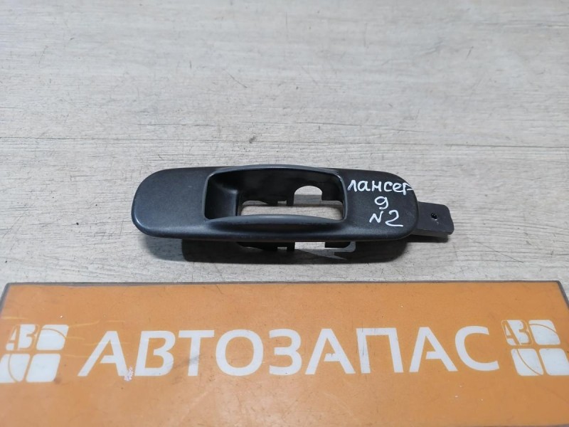 Lancer накладка под кнопку стеклоподъемника задняя