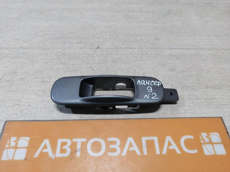 Lancer накладка под кнопку стеклоподъемника задняя