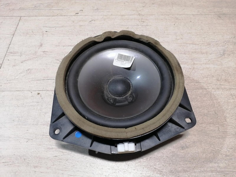 Lexus IS 250 динамик в дверь большой