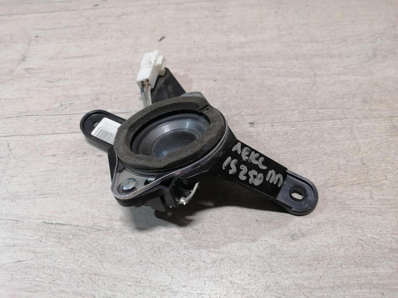 Lexus IS 250 динамик в дверь маленький передний правый